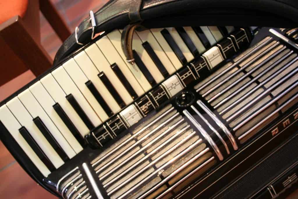 Folk, Tankards and Morris Dancing